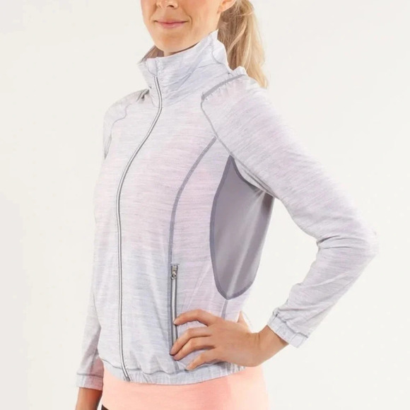 Lululemon Run Nada commuter denim white / fossil jacket athletic  size 2 - Picture 1 of 17
